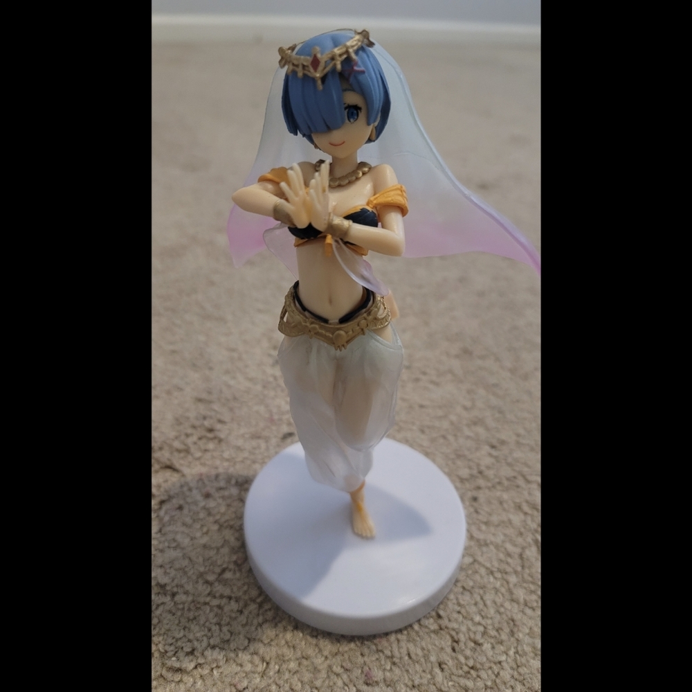 REM figurine